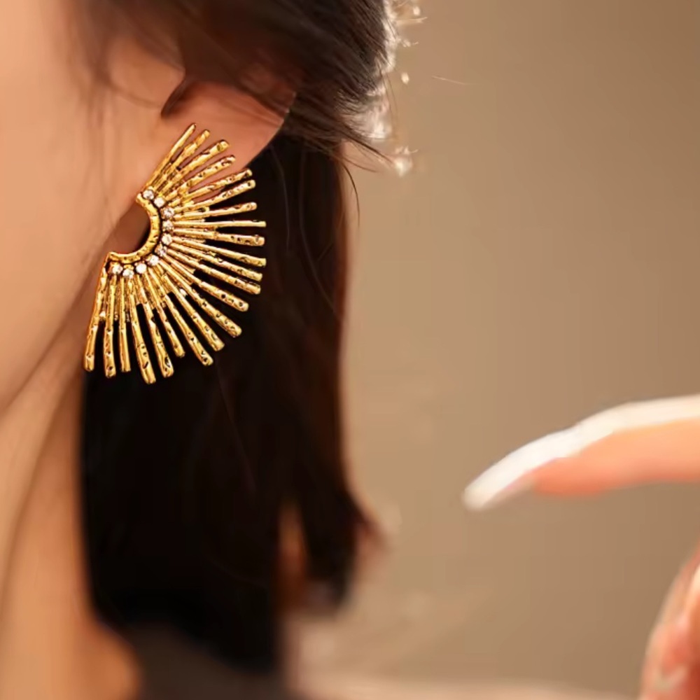 Anthropologie Vintage gold sunrise Sunburst Earrings